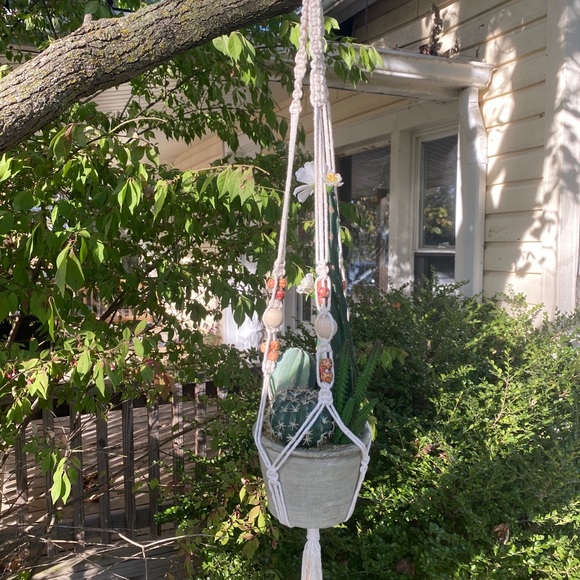 Macreme Plant hanger - Picture 3 of 3